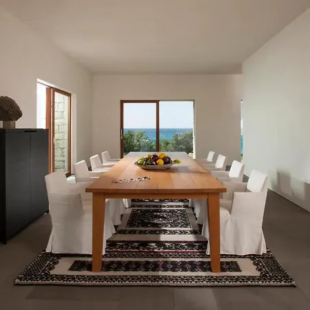 Casa de Férias A Seafront Hideaway With Spectacular Water Views *