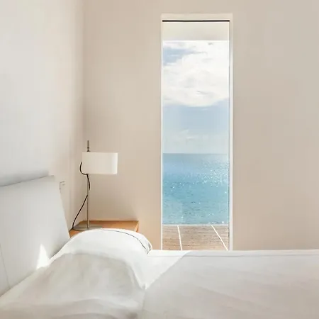 A Seafront Hideaway With Spectacular Water Views * Villasimius