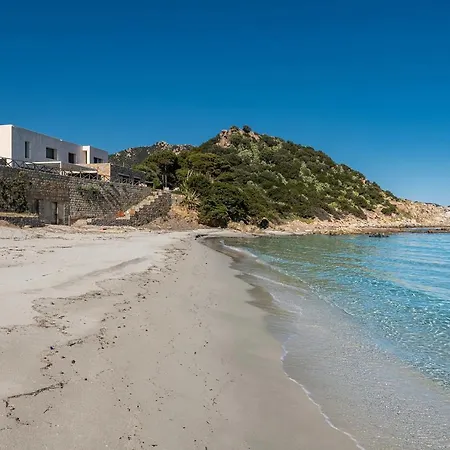 Casa de Férias A Seafront Hideaway With Spectacular Water Views Villasimius
